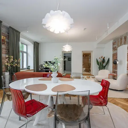 Ultra Luxury, 140m2, Sauna, Walk-in Wardrobe, Office