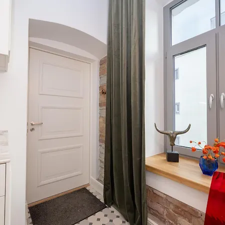 Apartment Ultra Luxury, 140m2, Sauna, Walk-in Wardrobe, Office *