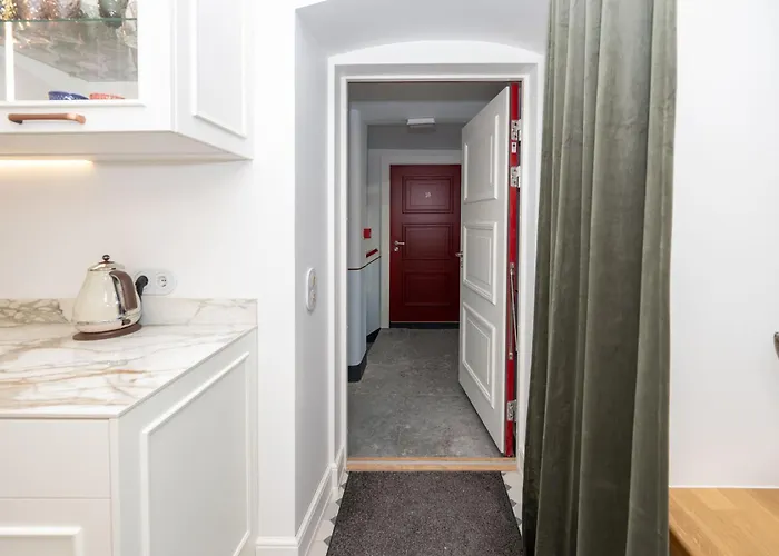 Ultra Luxury, 140m2, Sauna, Walk-in Wardrobe, Office *